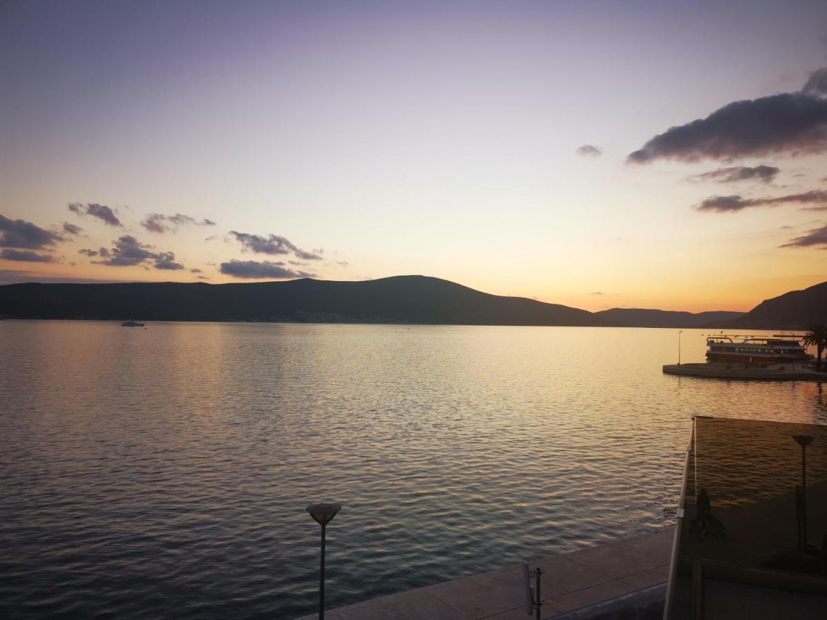 Seafront Apartments Tivat Bagian luar foto