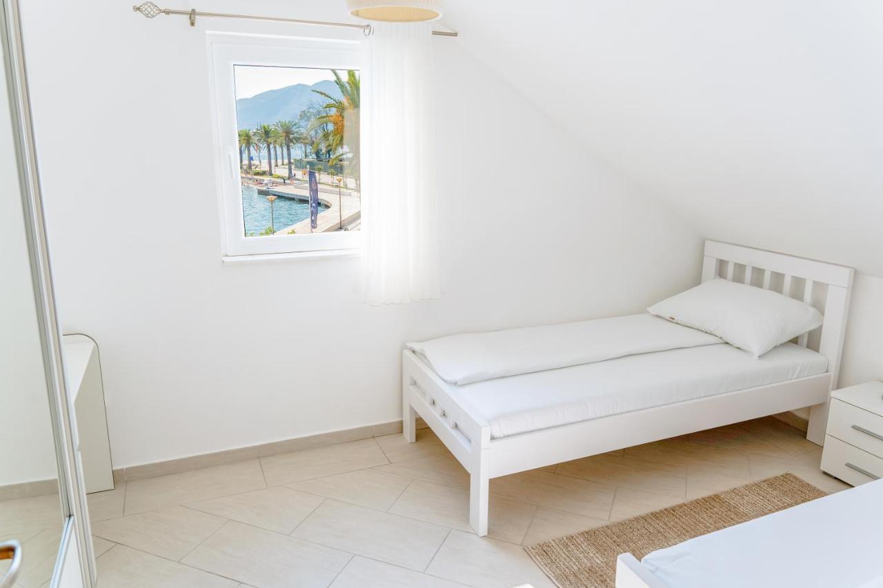 Seafront Apartments Tivat Bagian luar foto