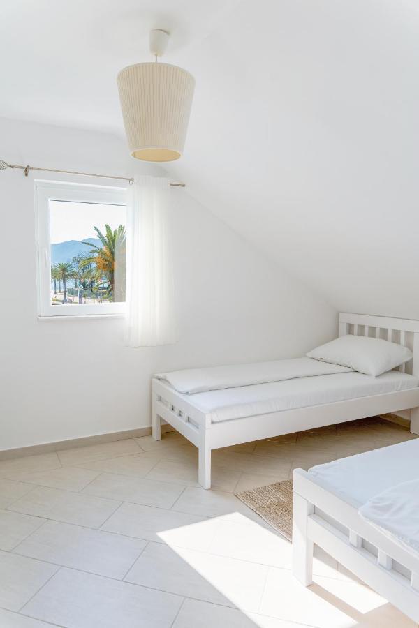 Seafront Apartments Tivat Bagian luar foto